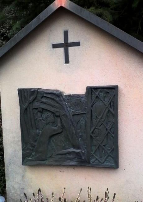 Kreuzweg Wilhelmsthal, 1. Bronzetafel