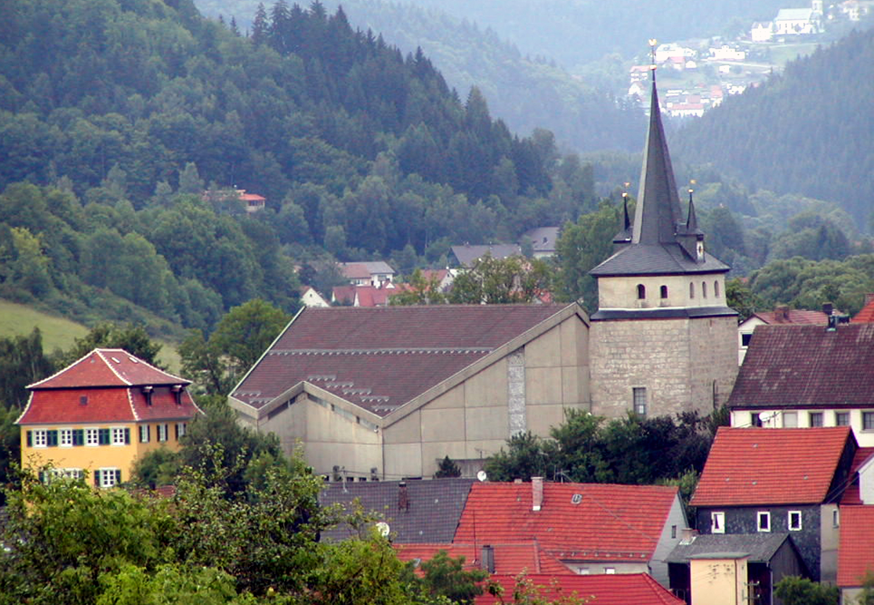 kath. Friesen, St. Georg Kirche außen